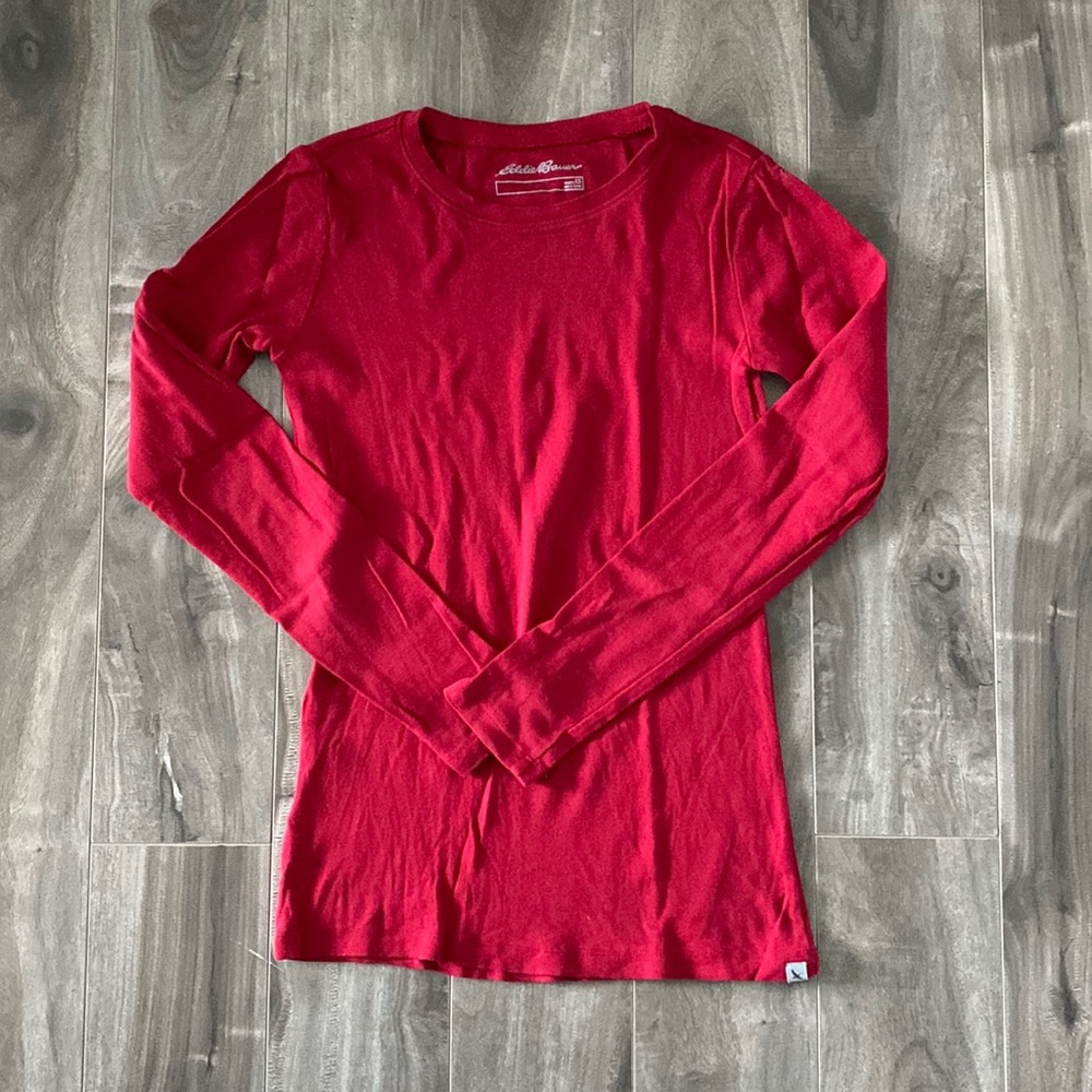 Women’s Eddie Bauer long sleeve - red